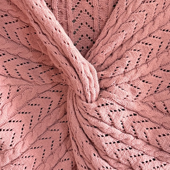 moon & madison Twist Back V-Neck Textured Knit Pink Sweater - Picture 13 of 14